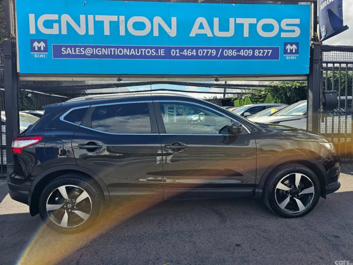 Nissan Qashqai MPV, Petrol, 2017, Black