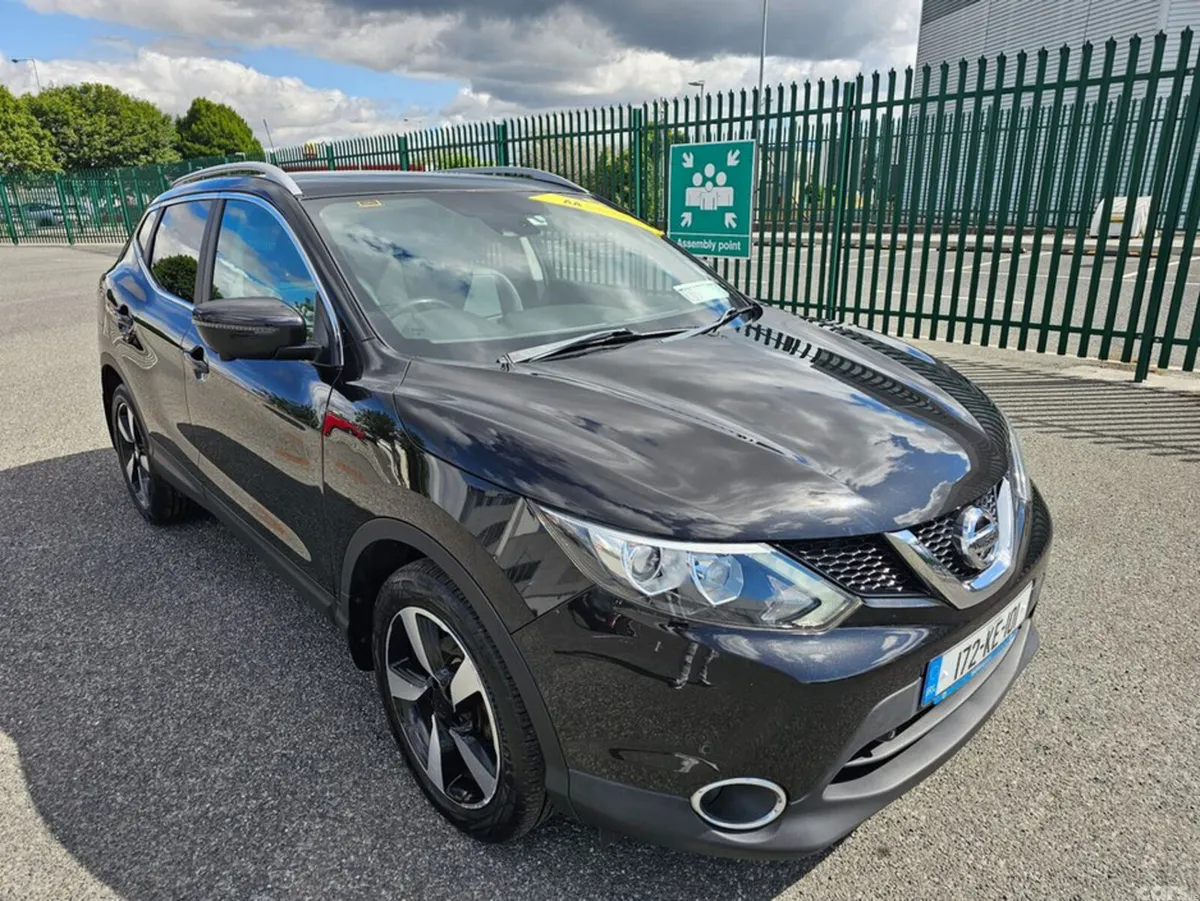 Nissan Qashqai MPV, Petrol, 2017, Black