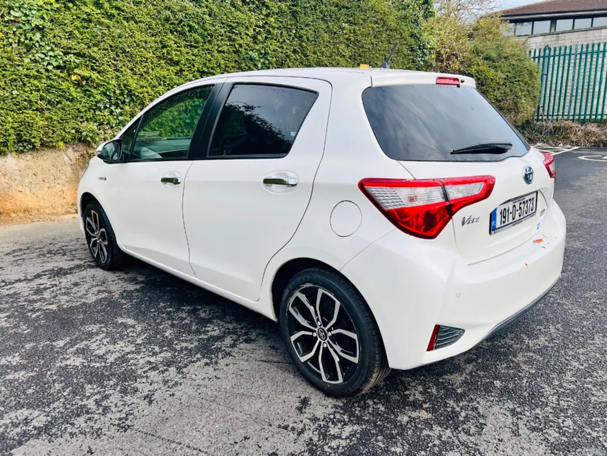 Toyota Vitz Hatchback, Petrol Hybrid, 2019, White