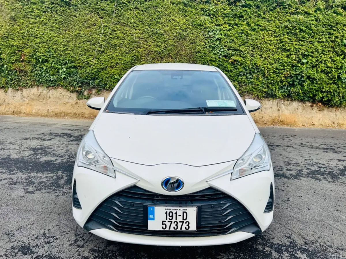 Toyota Vitz Hatchback, Petrol Hybrid, 2019, White