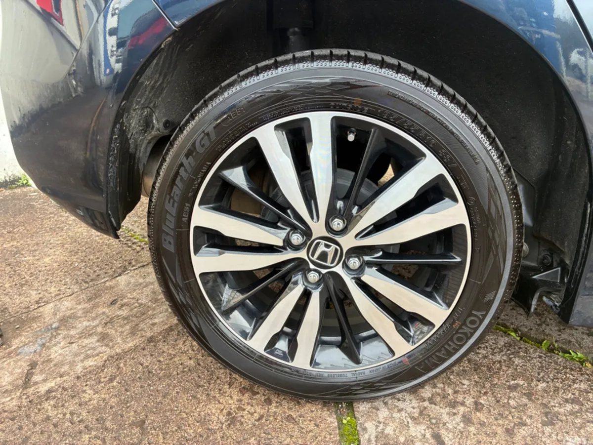 Honda Fit Hatchback, Petrol Hybrid, 2019, Blue