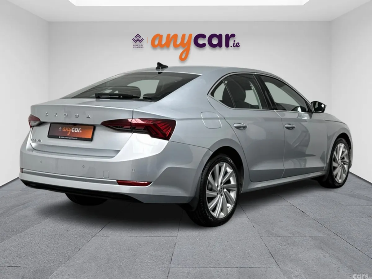 Skoda Octavia Saloon, Petrol, 2021, Grey