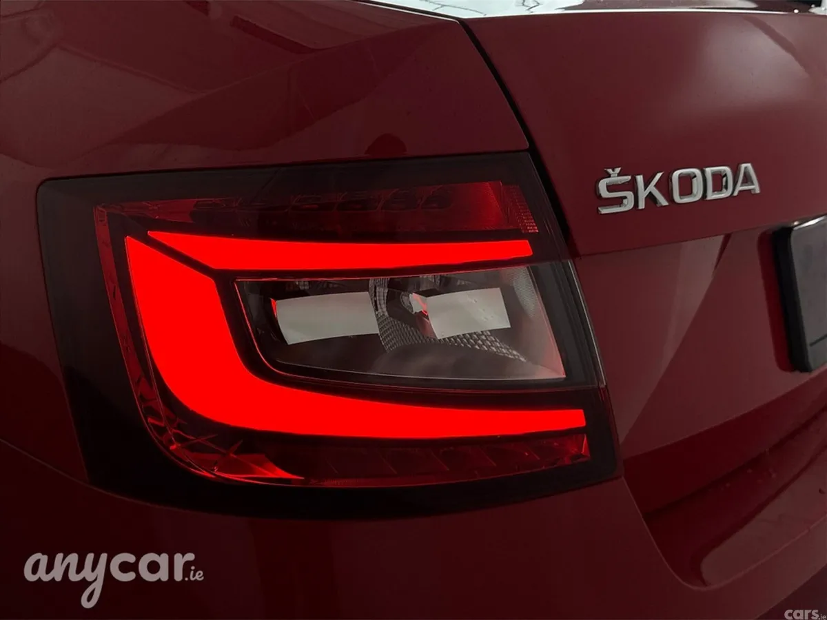 Skoda Octavia Saloon, Petrol, 2019, Red