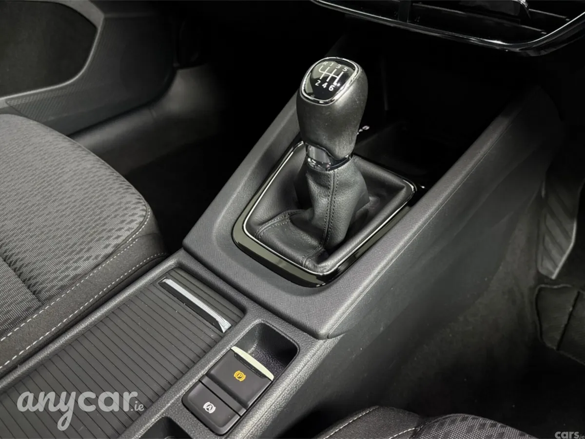 Skoda Octavia Saloon, Petrol, 2021, Grey