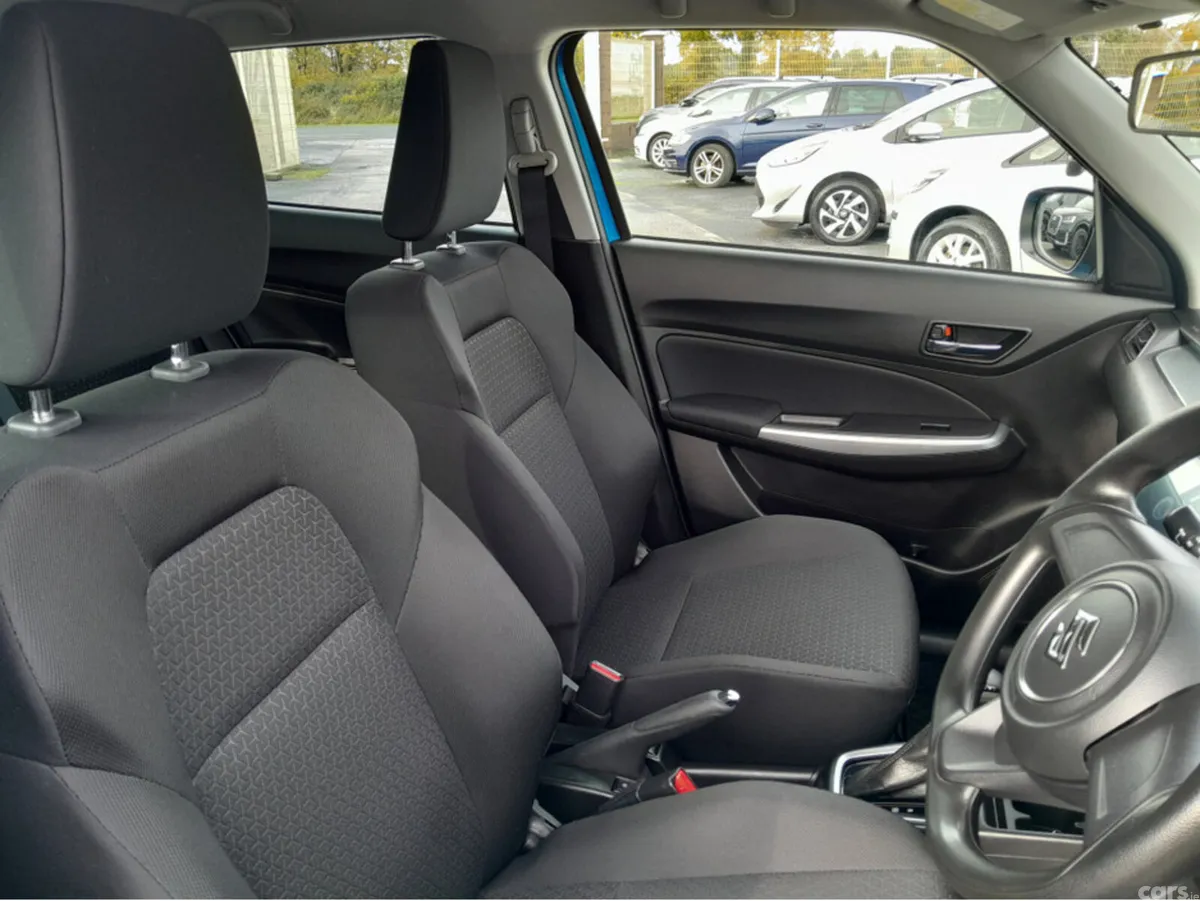 Suzuki Swift Hatchback, Petrol, 2023, Blue