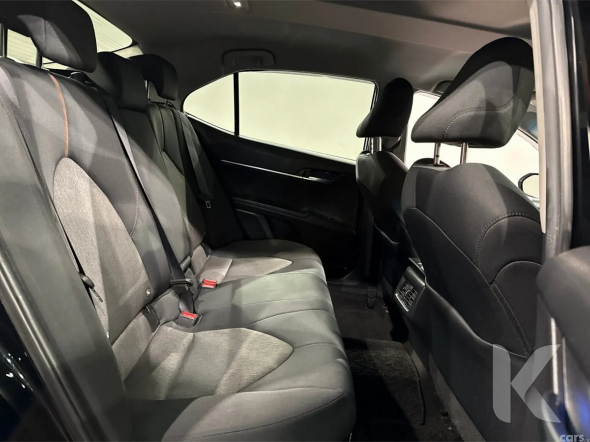 Toyota Camry Saloon, Petrol Hybrid, 2019, Black
