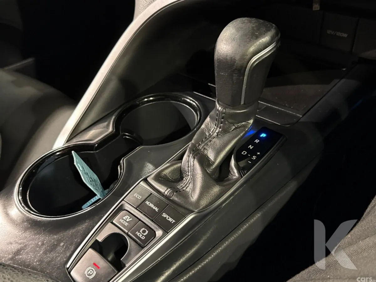 Toyota Camry Saloon, Petrol Hybrid, 2019, Black