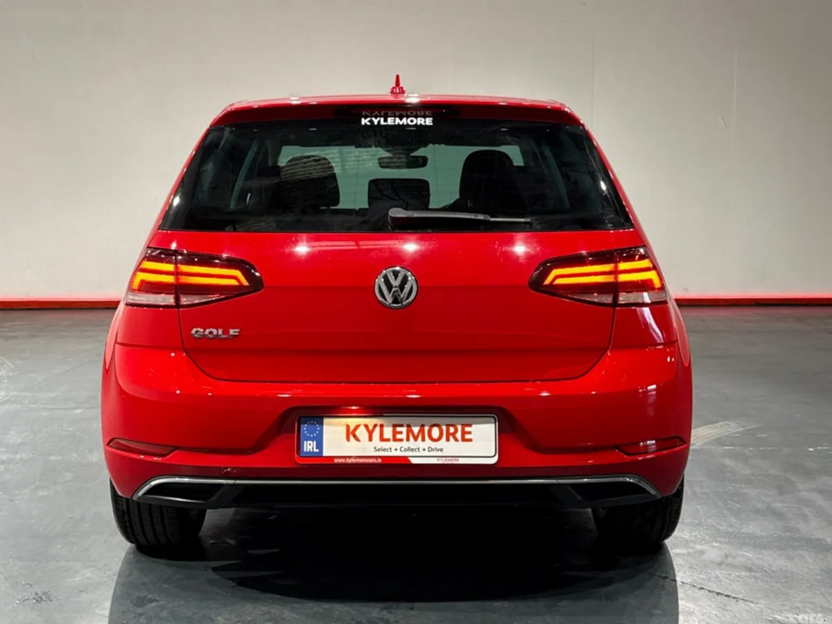 Volkswagen Golf Hatchback, Petrol, 2018, Red