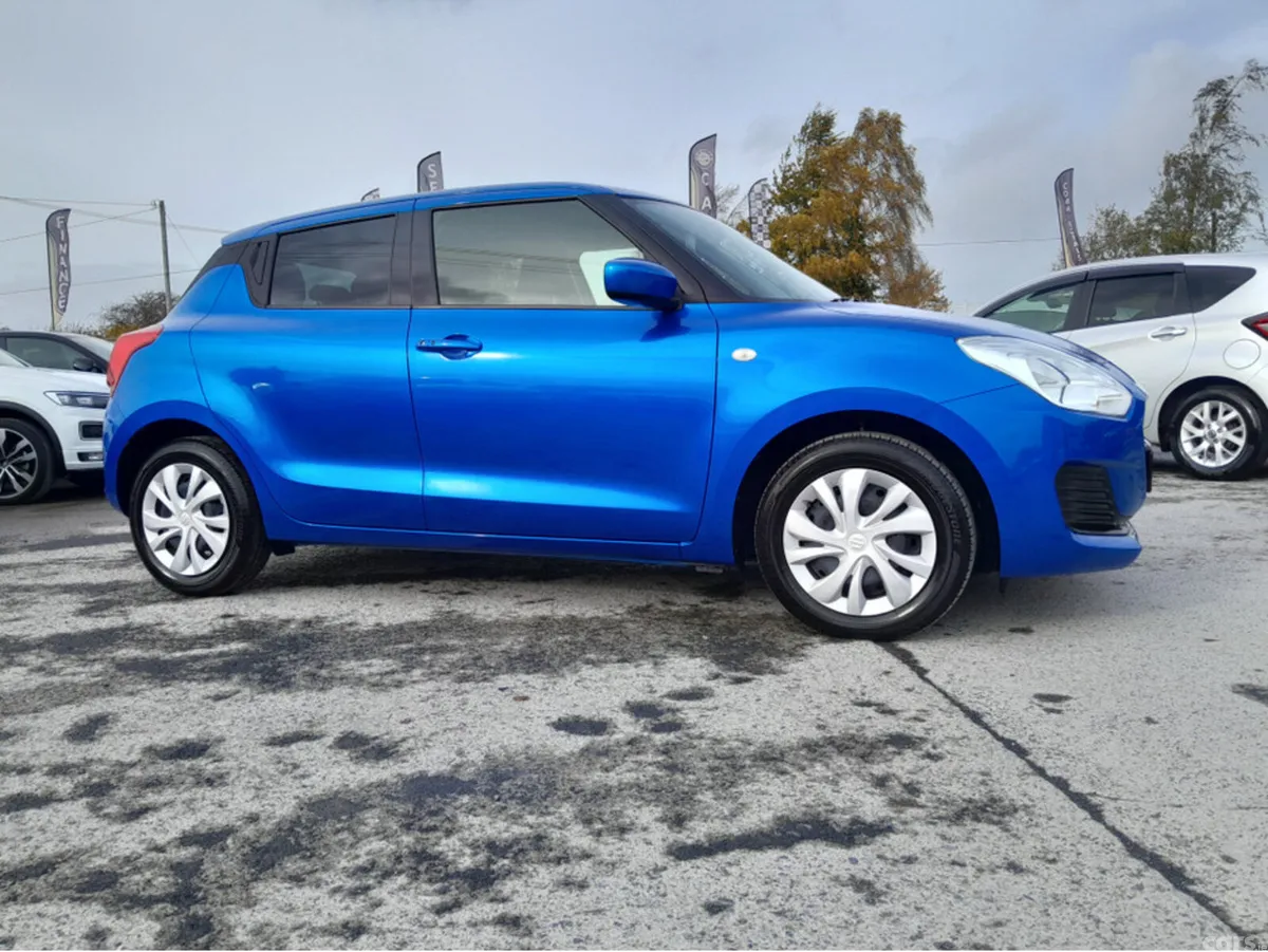 Suzuki Swift Hatchback, Petrol, 2023, Blue