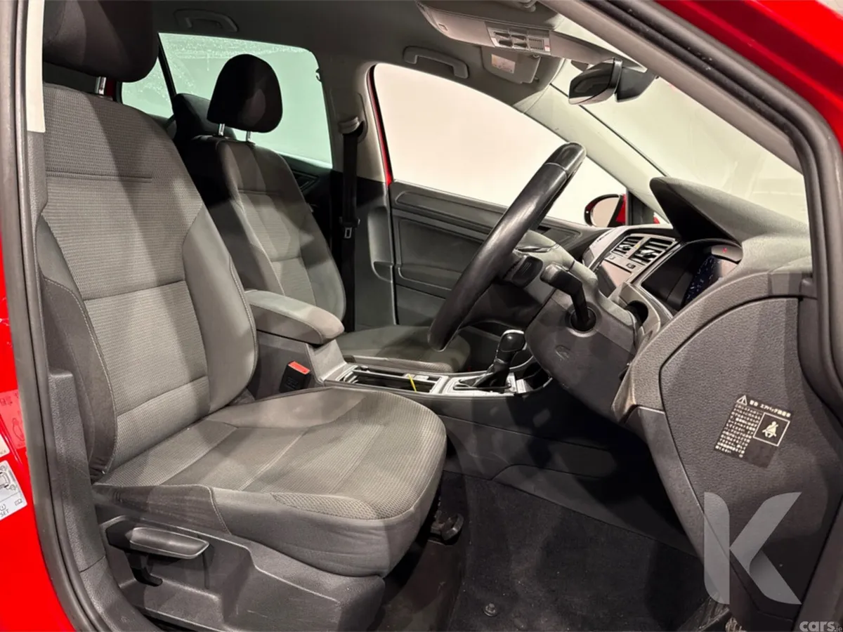 Volkswagen Golf Hatchback, Petrol, 2018, Red