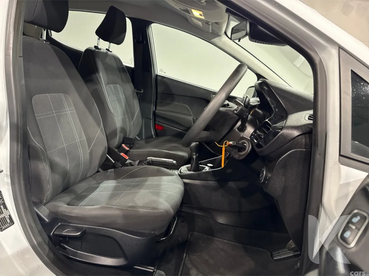 Ford Fiesta Hatchback, Petrol, 2019, White