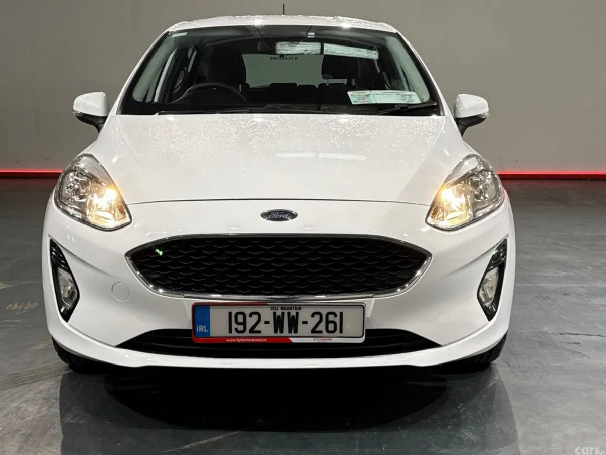 Ford Fiesta Hatchback, Petrol, 2019, White