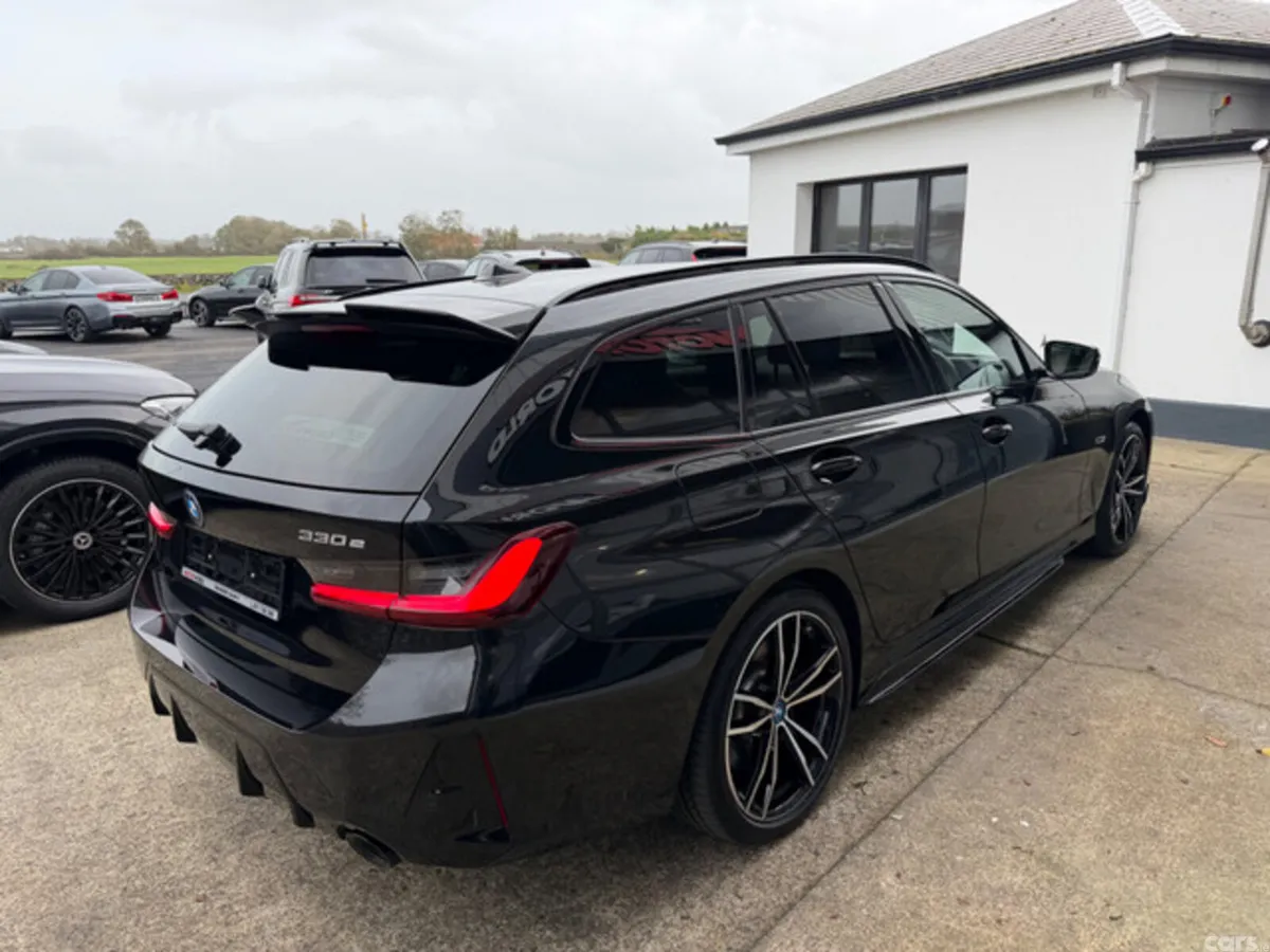 BMW 3-Series Estate, Petrol Plug-in Hybrid, 2024, Black