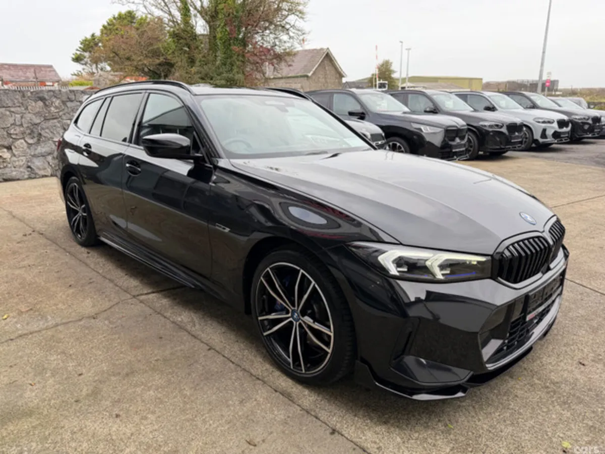 BMW 3-Series Estate, Petrol Plug-in Hybrid, 2024, Black