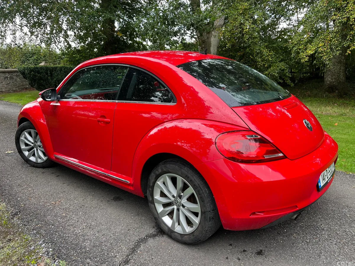 Volkswagen Beetle Hatchback, Petrol, 2014, Red