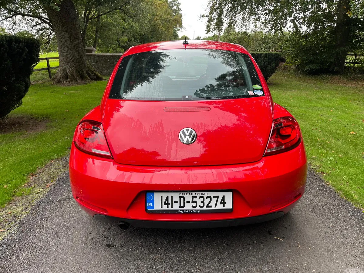 Volkswagen Beetle Hatchback, Petrol, 2014, Red