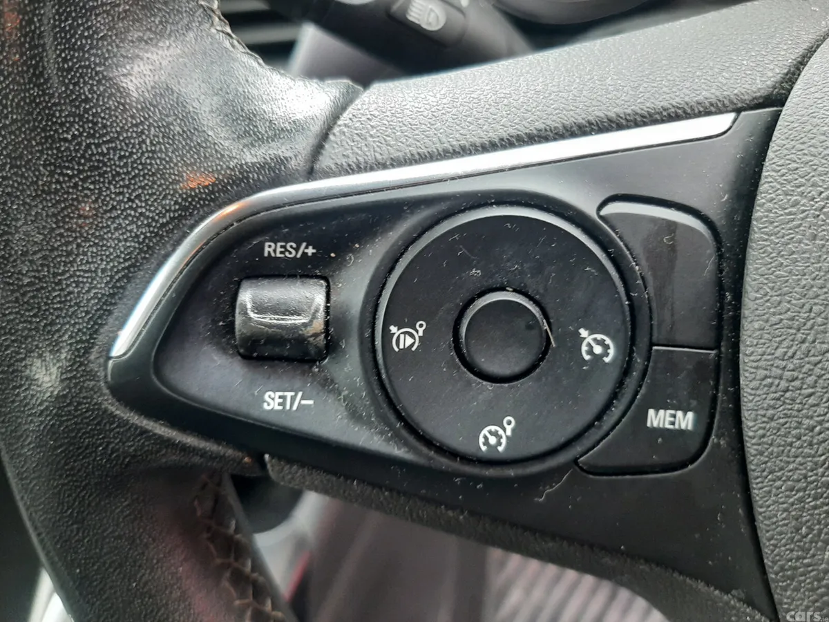 Opel Crossland SUV, Diesel, 2022, Blue