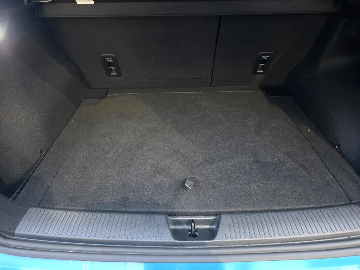 MG MG4 Hatchback, Electric, 2023, Blue