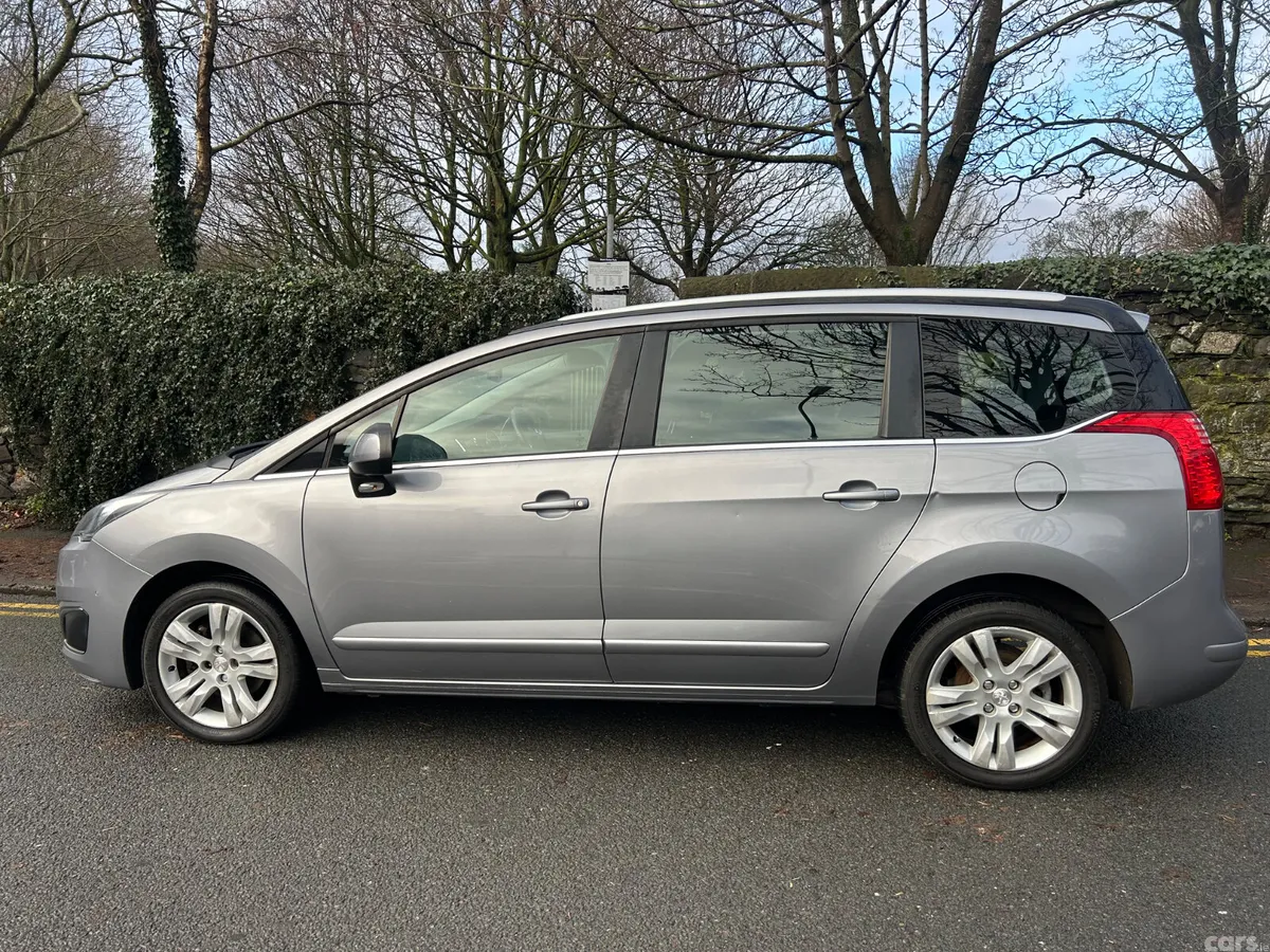 Peugeot 5008 MPV, Petrol, 2017, Grey