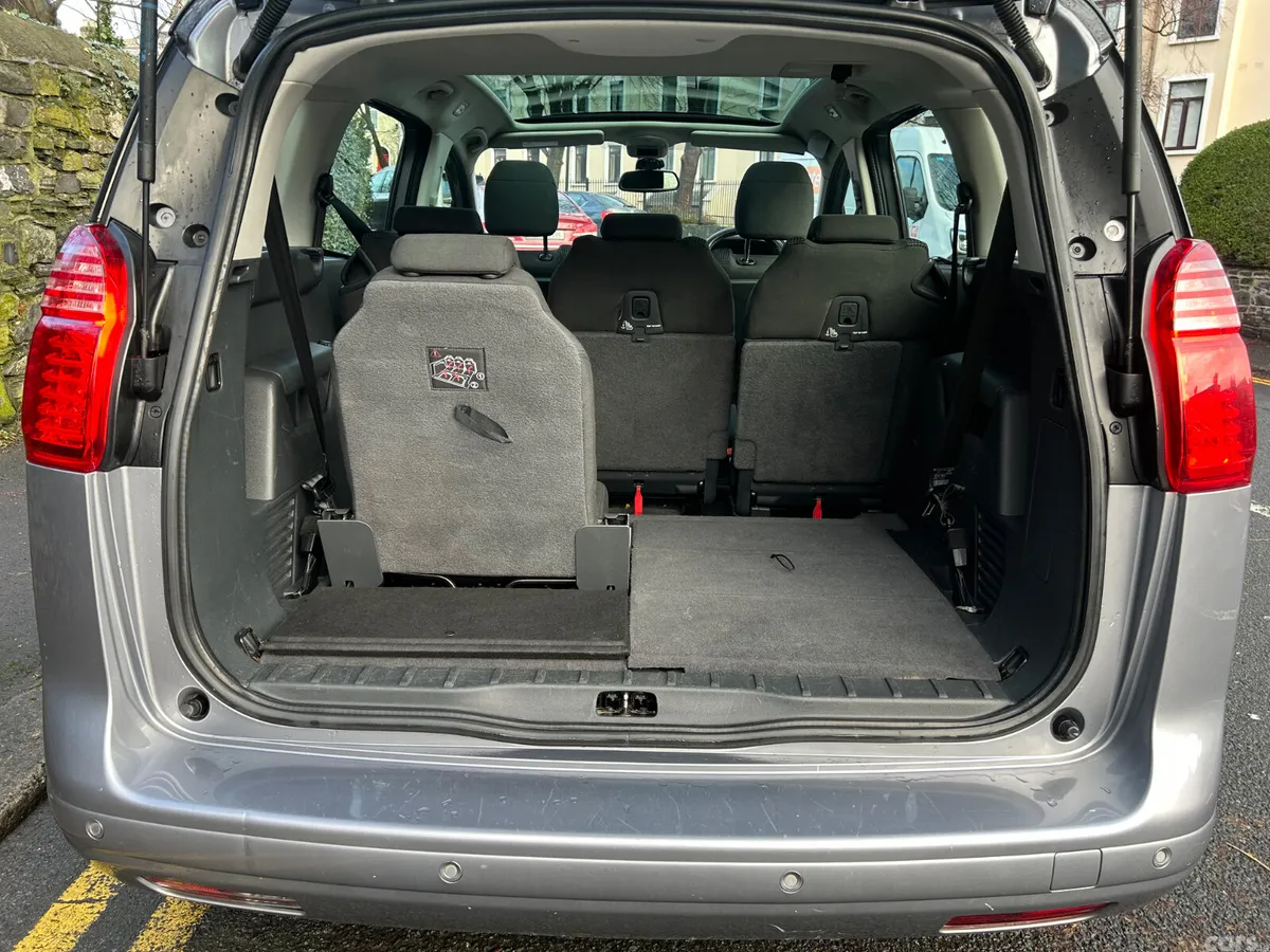 Peugeot 5008 MPV, Petrol, 2017, Grey