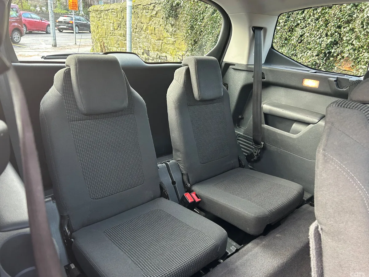 Peugeot 5008 MPV, Petrol, 2017, Grey