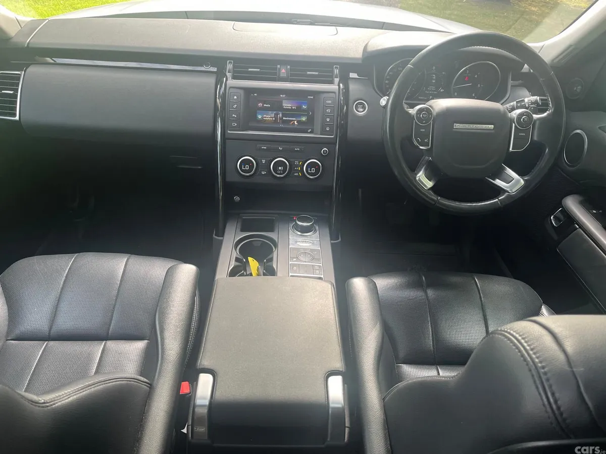 Land Rover Discovery SUV, Diesel, 2017, White