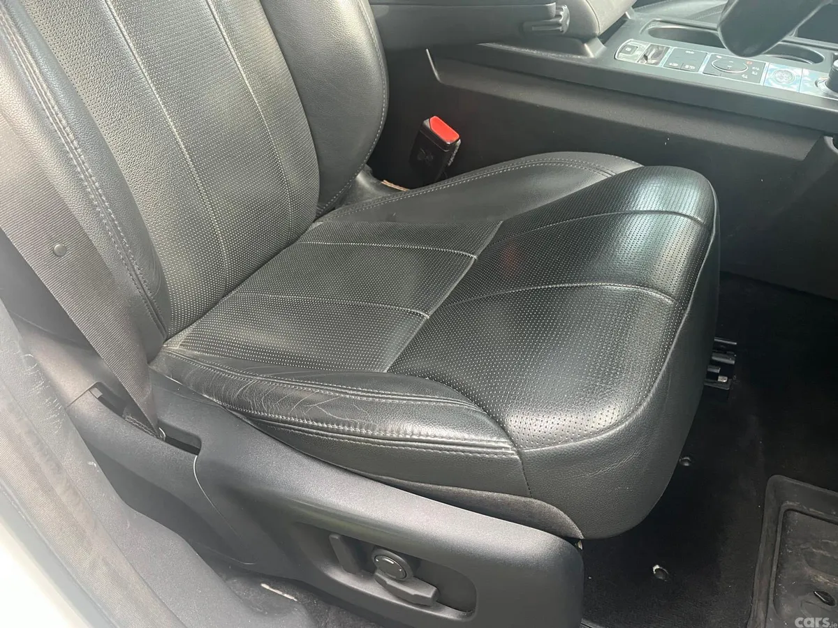 Land Rover Discovery SUV, Diesel, 2017, White