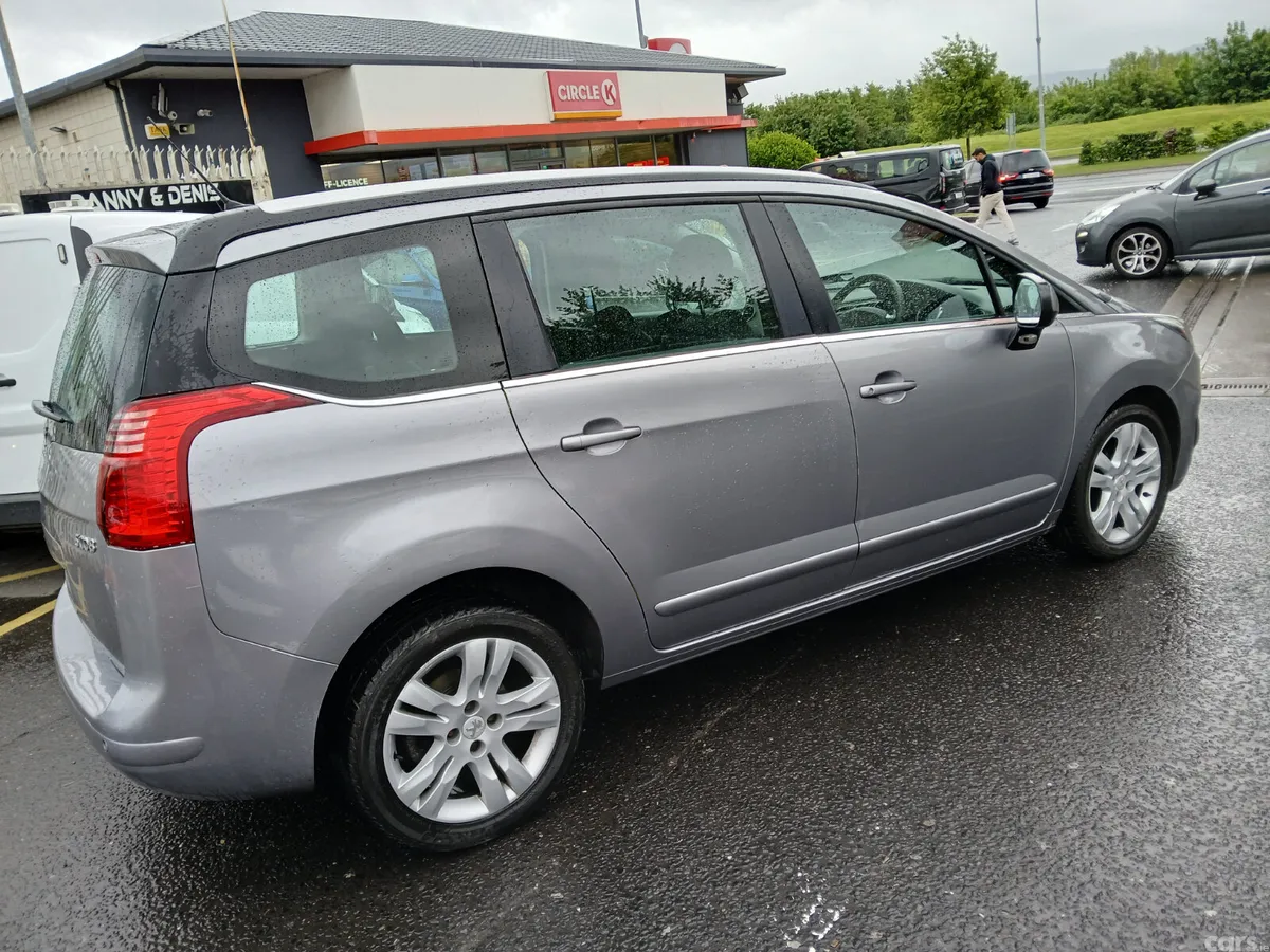 Peugeot 5008 MPV, Diesel, 2015, Grey