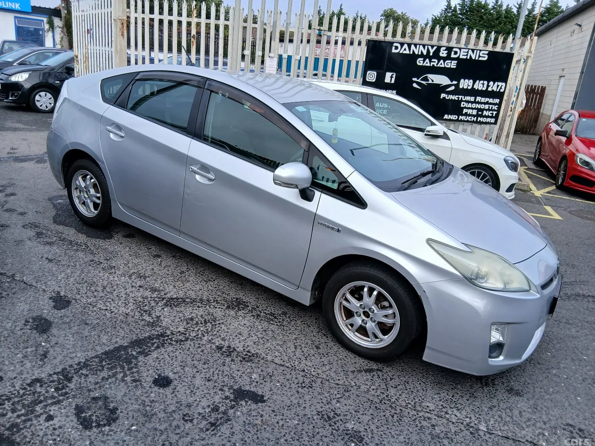 Toyota Prius Hatchback, Petrol Hybrid, 2012, Silver