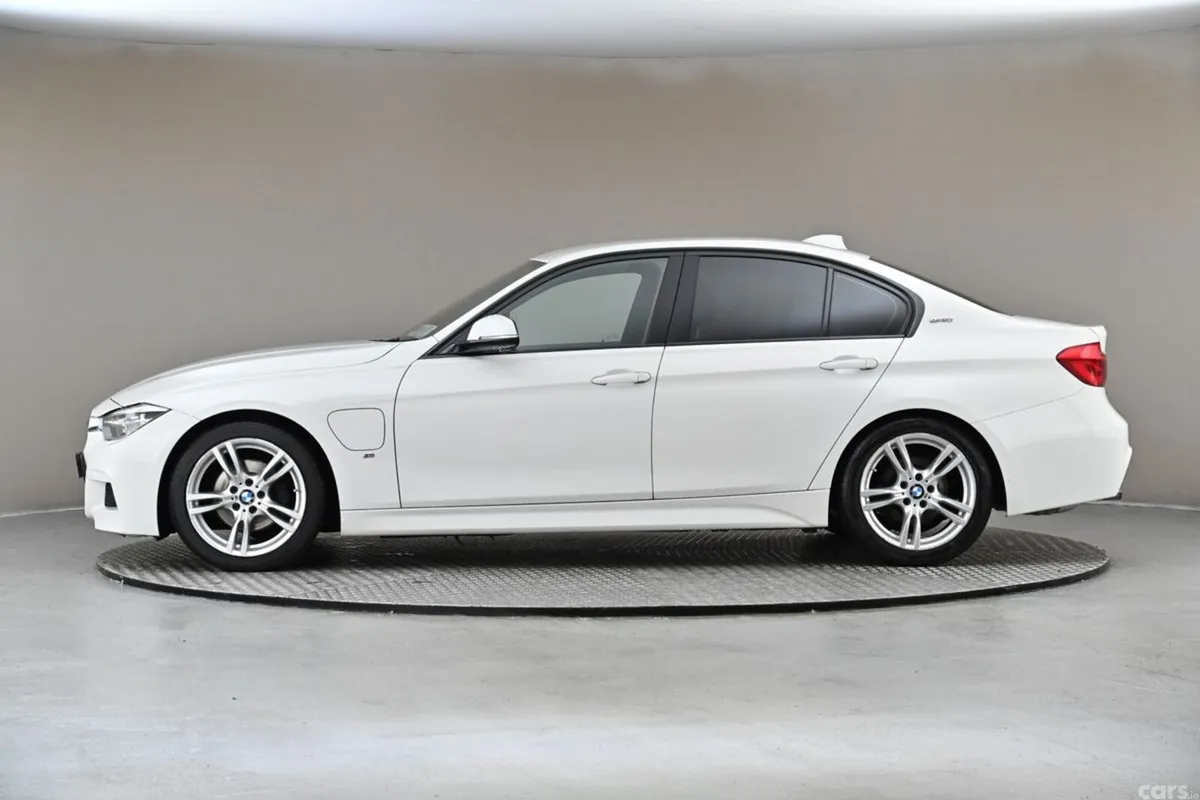 BMW 3-Series Saloon, Petrol Plug-in Hybrid, 2017, White