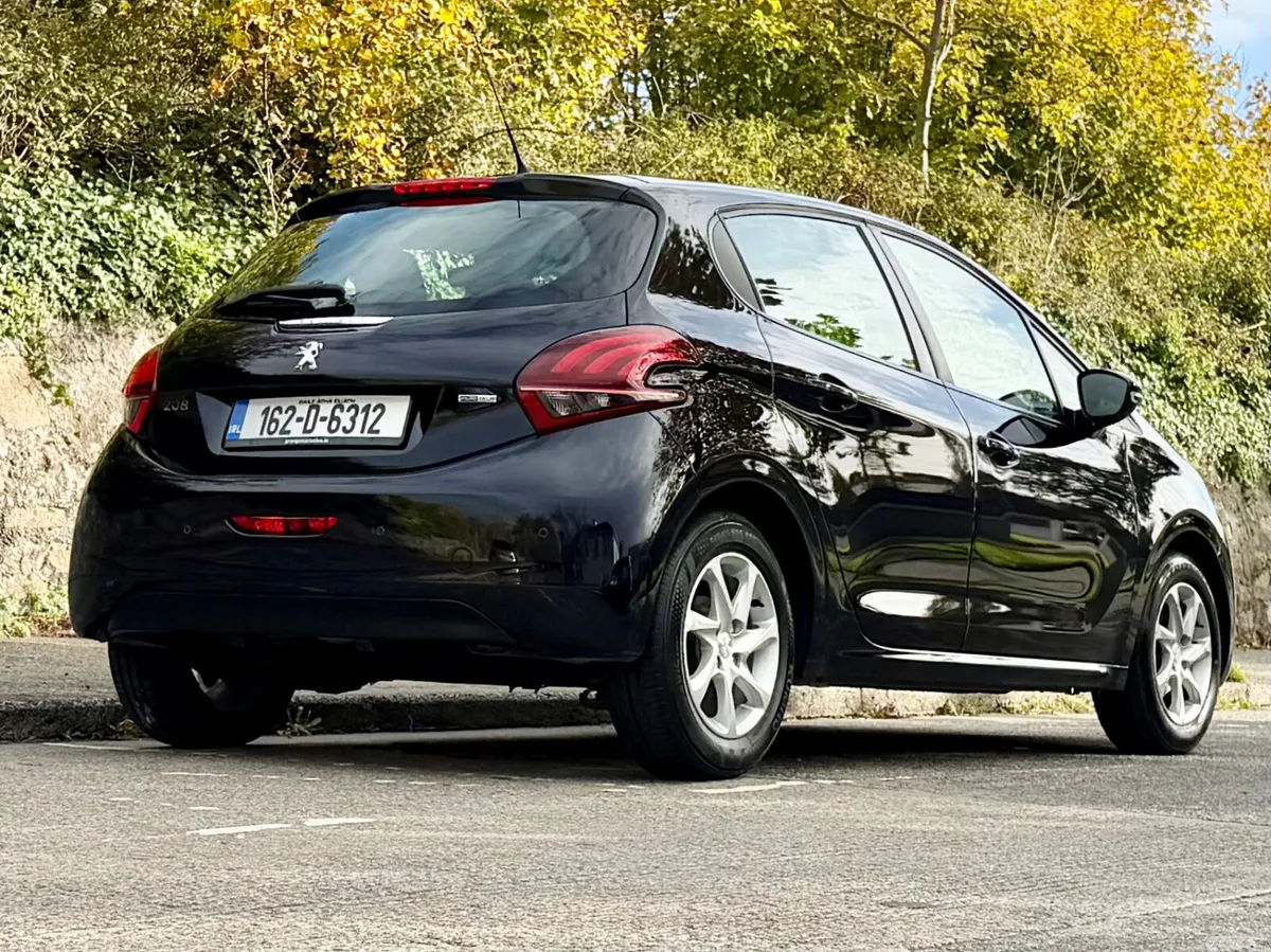 Peugeot 208 Hatchback, Petrol, 2016, Blue