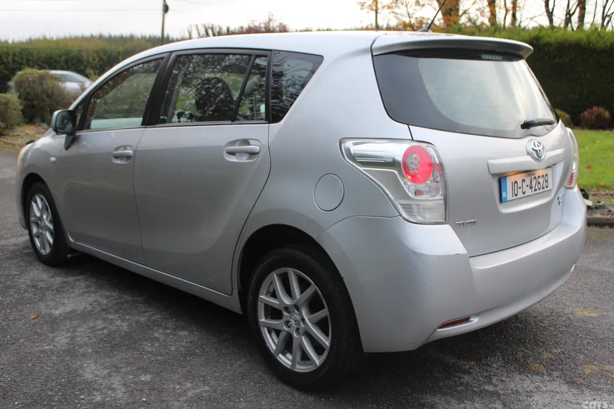 Toyota Verso MPV, Diesel, 2010, Silver