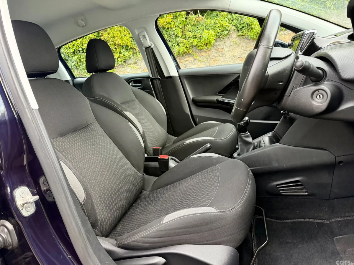 Peugeot 208 Hatchback, Petrol, 2016, Blue