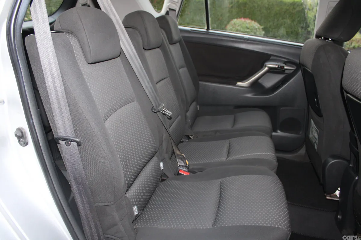 Toyota Verso MPV, Diesel, 2010, Silver