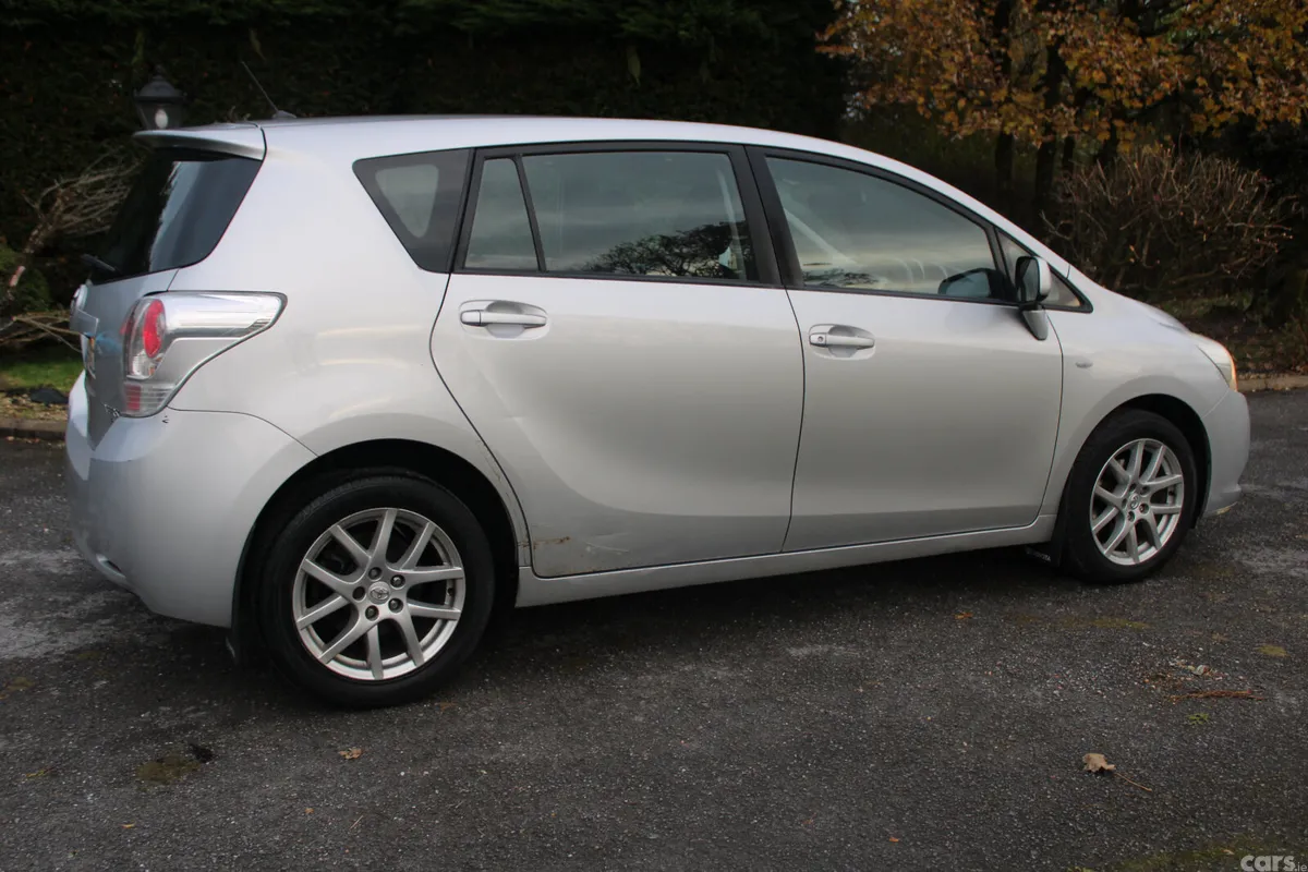 Toyota Verso MPV, Diesel, 2010, Silver