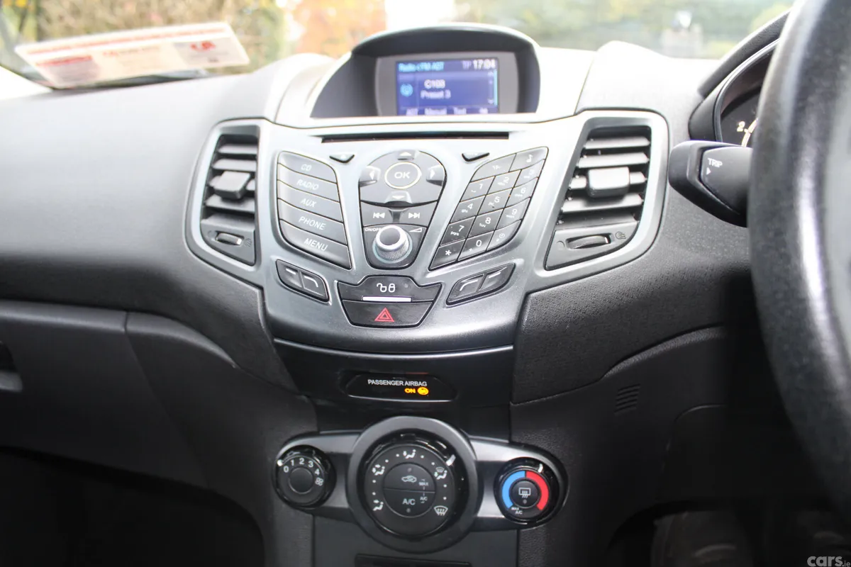 Ford Fiesta Hatchback, Petrol, 2017, Red