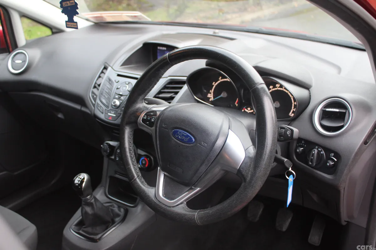 Ford Fiesta Hatchback, Petrol, 2017, Red