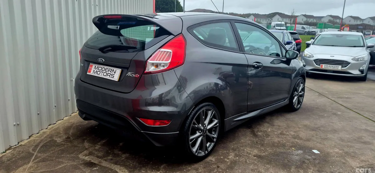 Ford Fiesta Hatchback, Petrol, 2016, Grey