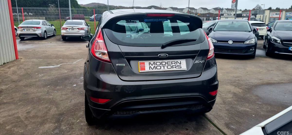 Ford Fiesta Hatchback, Petrol, 2016, Grey