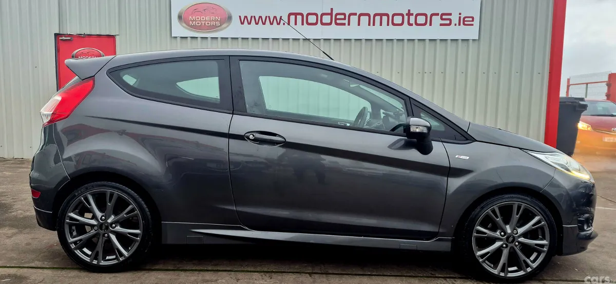 Ford Fiesta Hatchback, Petrol, 2016, Grey