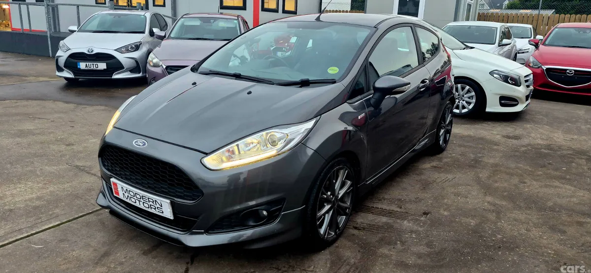 Ford Fiesta Hatchback, Petrol, 2016, Grey
