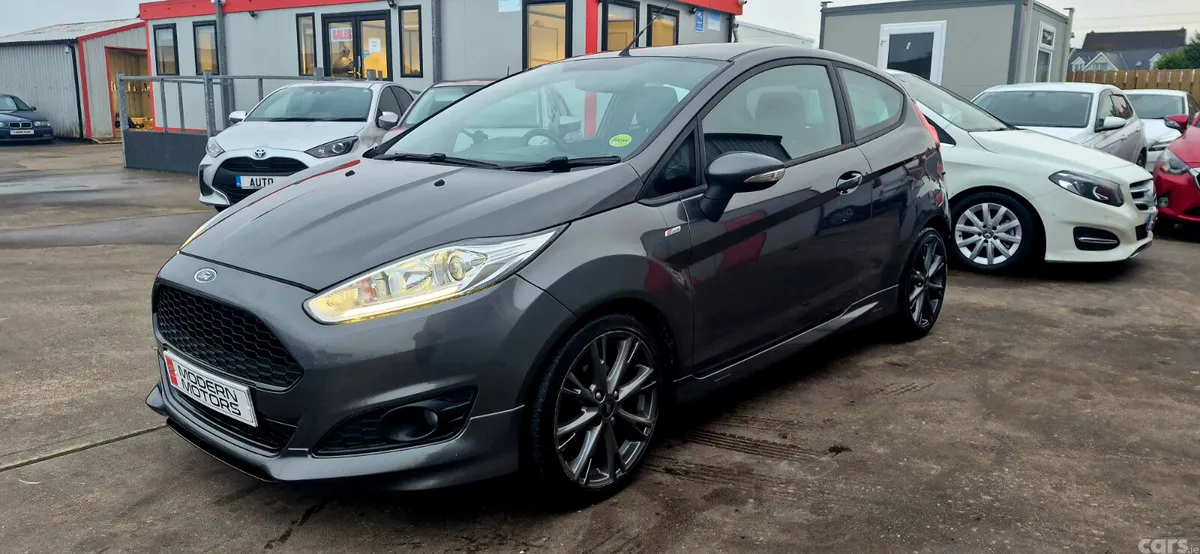 Ford Fiesta Hatchback, Petrol, 2016, Grey