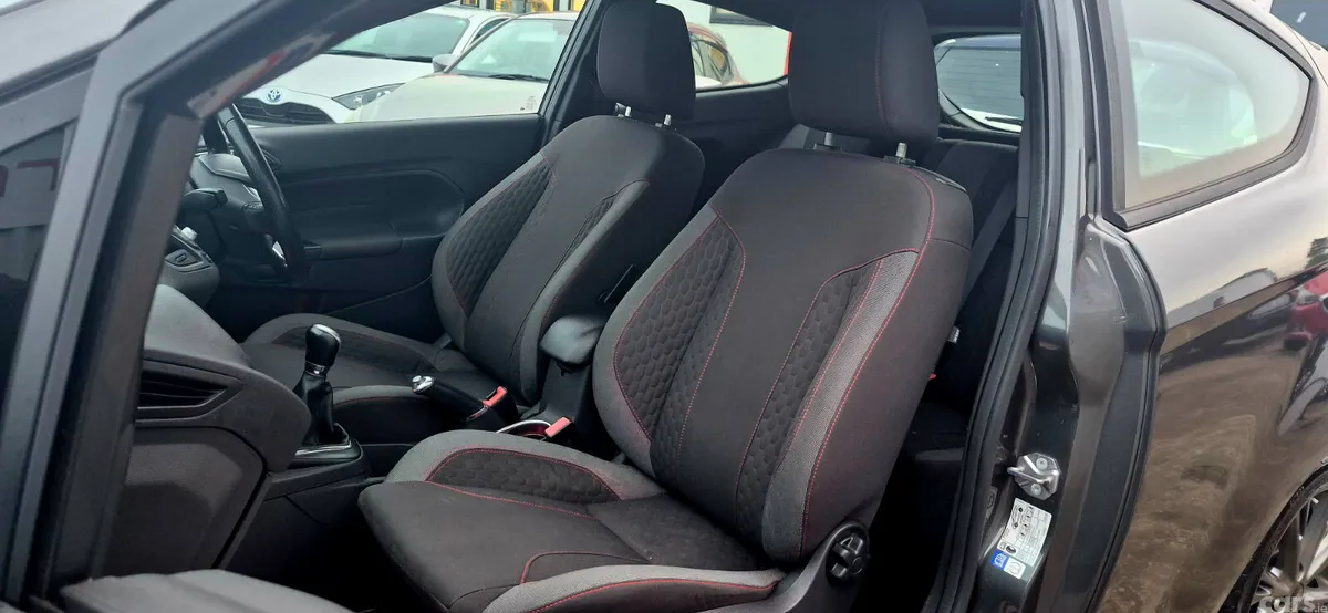 Ford Fiesta Hatchback, Petrol, 2016, Grey