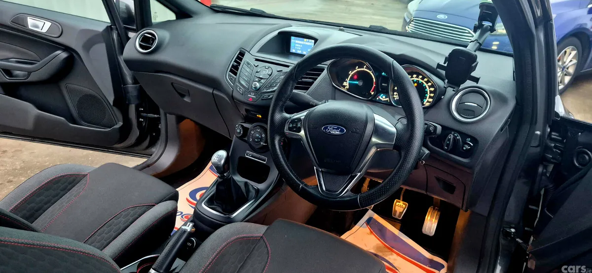 Ford Fiesta Hatchback, Petrol, 2016, Grey