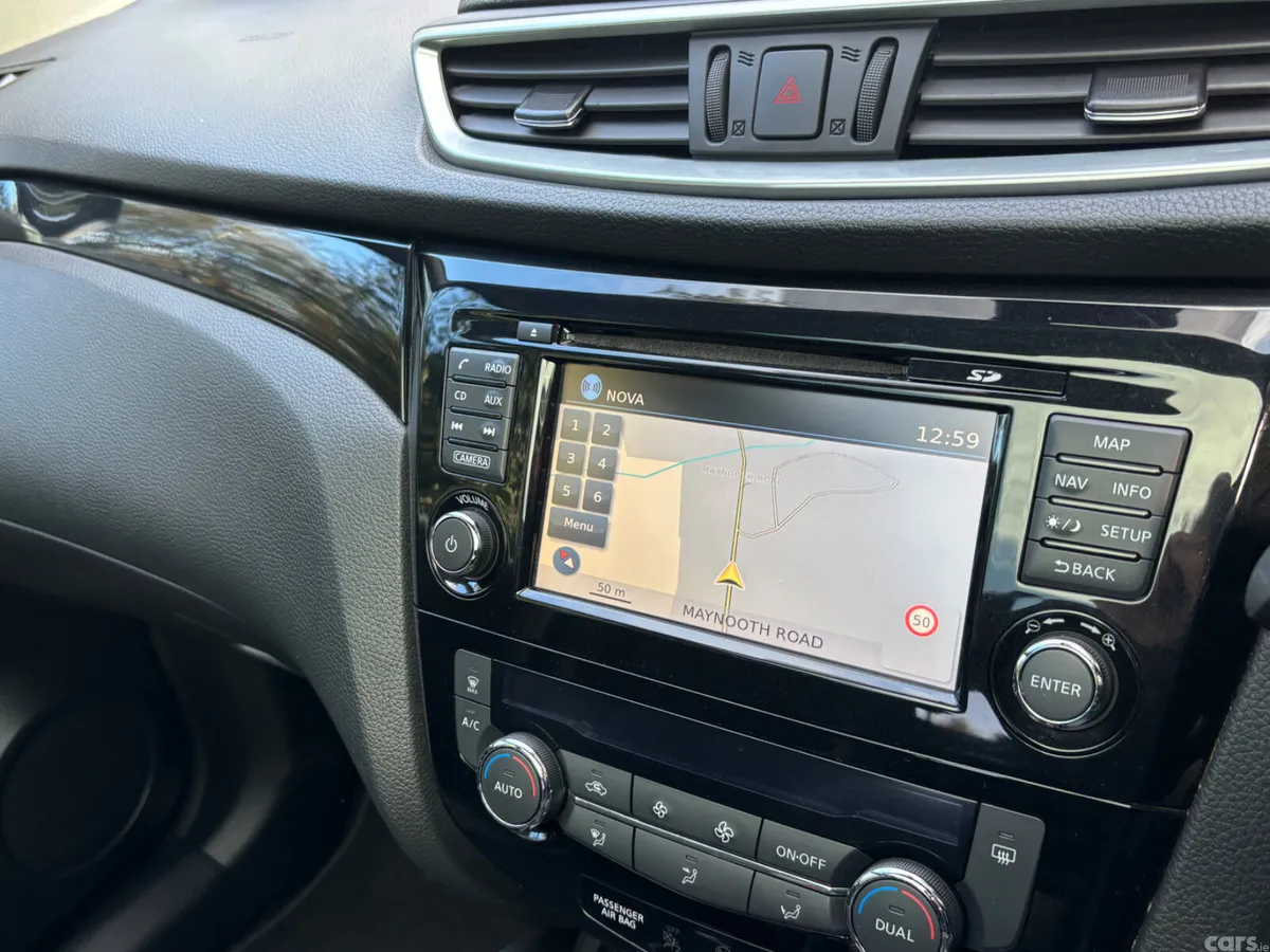 Nissan Qashqai MPV, Diesel, 2018, Red