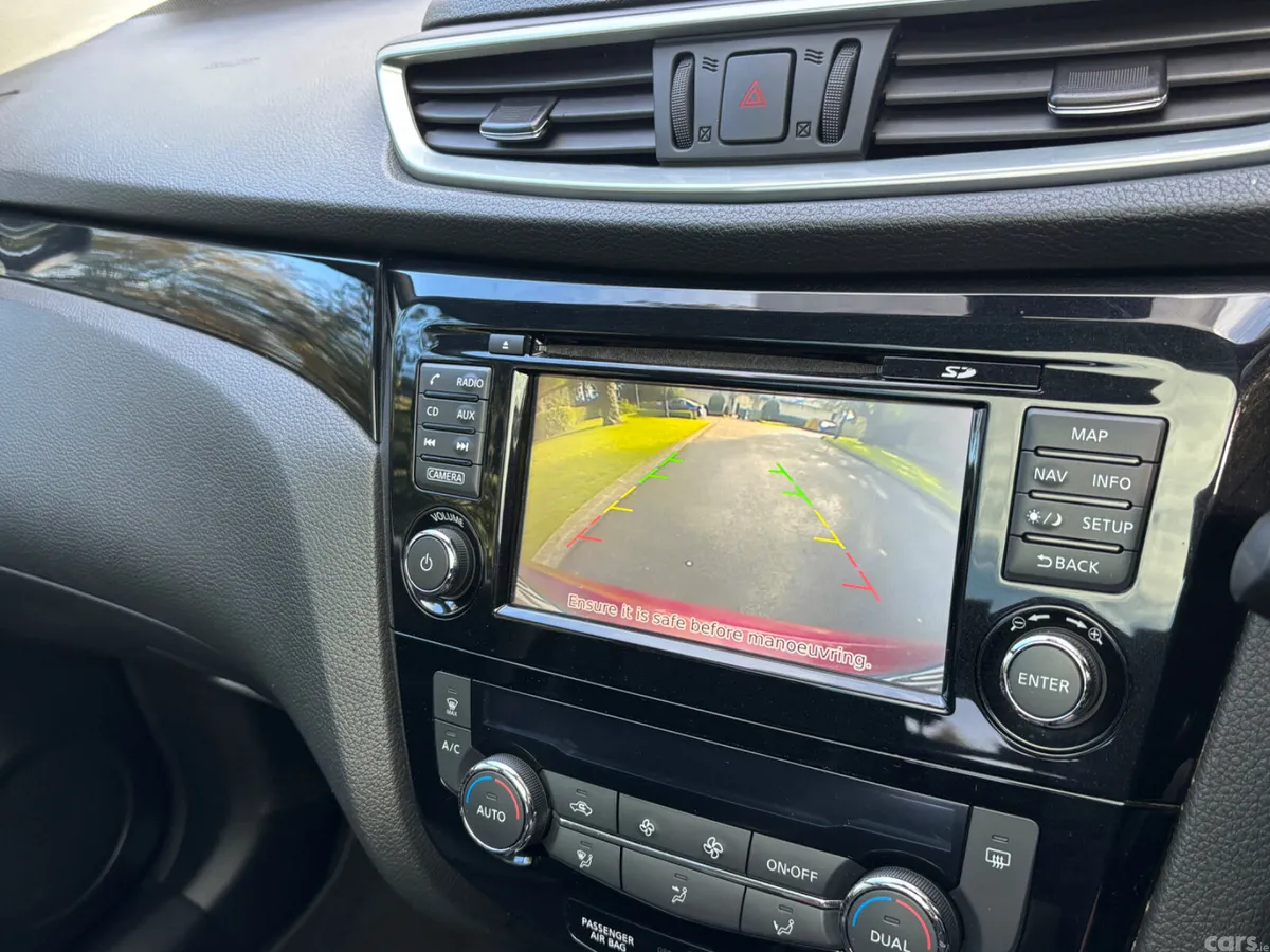 Nissan Qashqai MPV, Diesel, 2018, Red