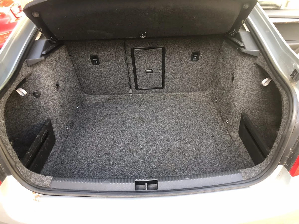 Skoda Octavia Saloon, Diesel, 2016, Silver