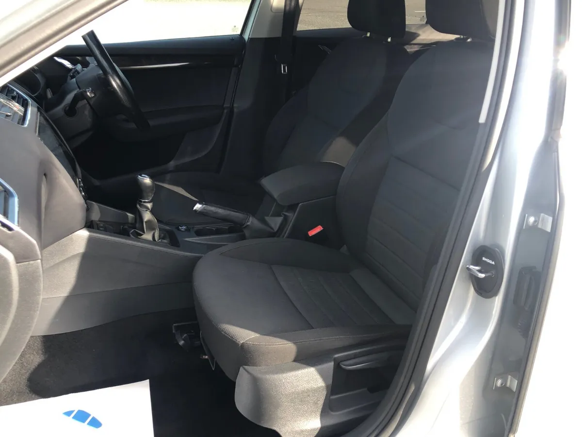 Skoda Octavia Saloon, Diesel, 2016, Silver