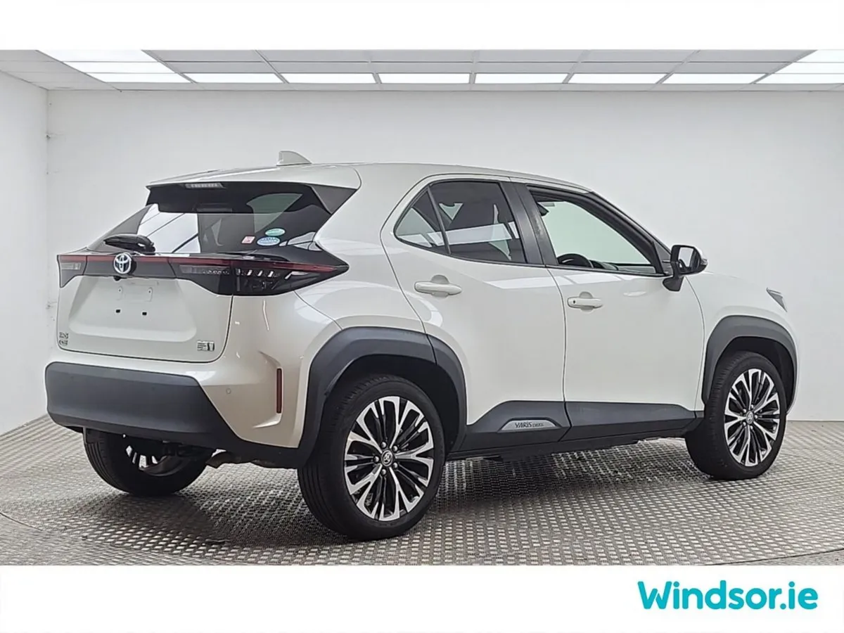 Toyota Yaris Cross SUV, Petrol Hybrid, 2021, White