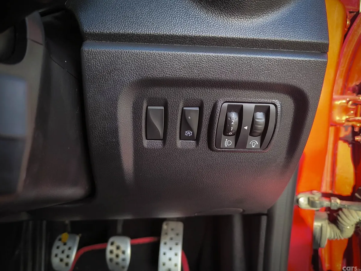 Renault Captur Hatchback, Diesel, 2017, Red